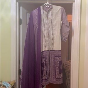 Pakistani outfit with kameez and dupatta